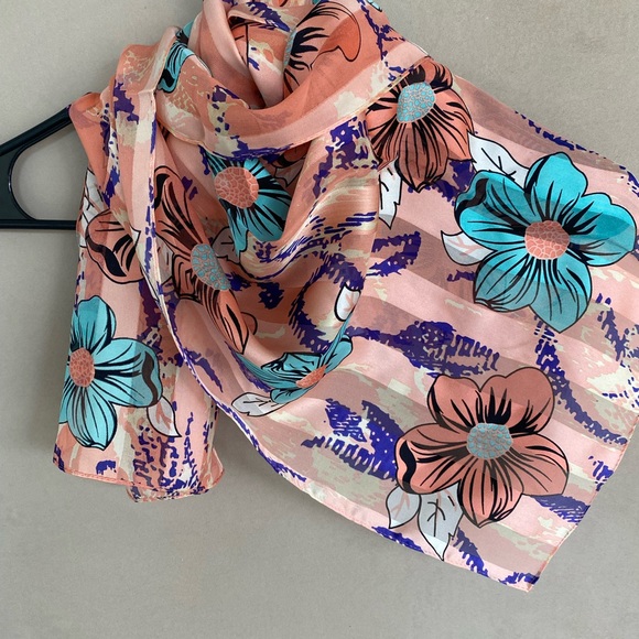 Japanese Silk Pink and Blue Flower Pattern Scarf 
Made in Japan
170cm x 45cm - Picture 3 of 7